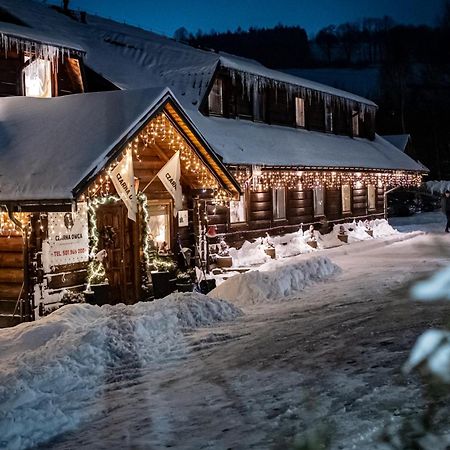 Czarna Owca Bed & Breakfast อิสเตบนา ภายนอก รูปภาพ