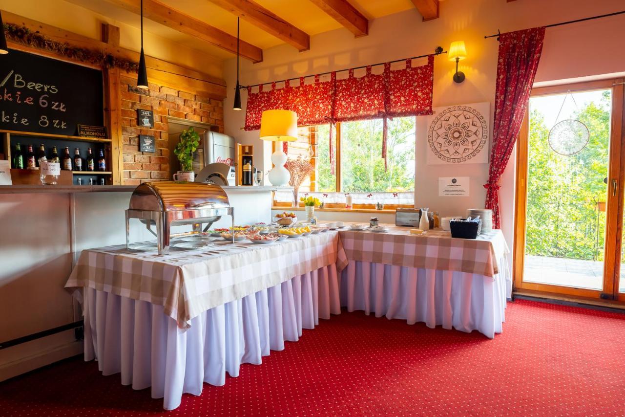 Czarna Owca Bed & Breakfast อิสเตบนา ภายนอก รูปภาพ