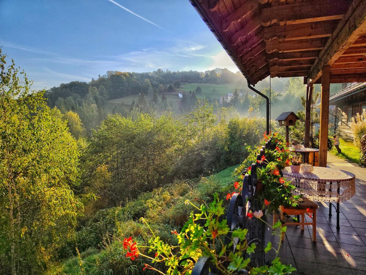 Czarna Owca Bed & Breakfast อิสเตบนา ภายนอก รูปภาพ