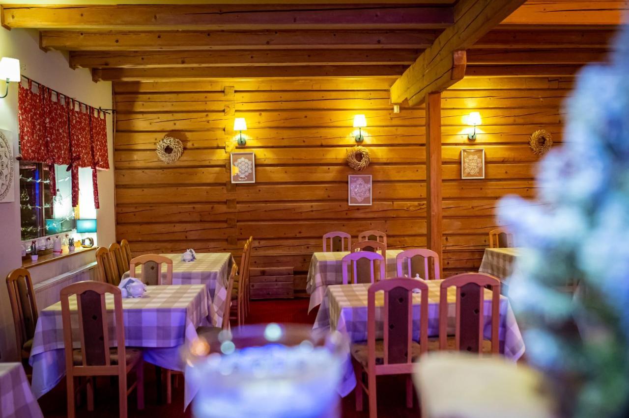 Czarna Owca Bed & Breakfast อิสเตบนา ภายนอก รูปภาพ