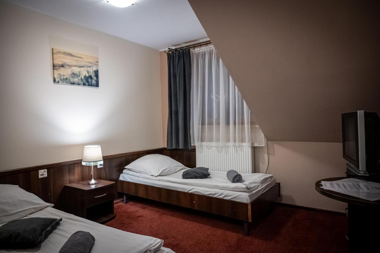 Czarna Owca Bed & Breakfast อิสเตบนา ภายนอก รูปภาพ