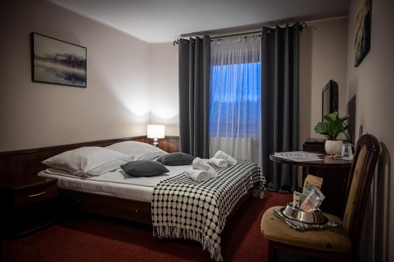 Czarna Owca Bed & Breakfast อิสเตบนา ภายนอก รูปภาพ