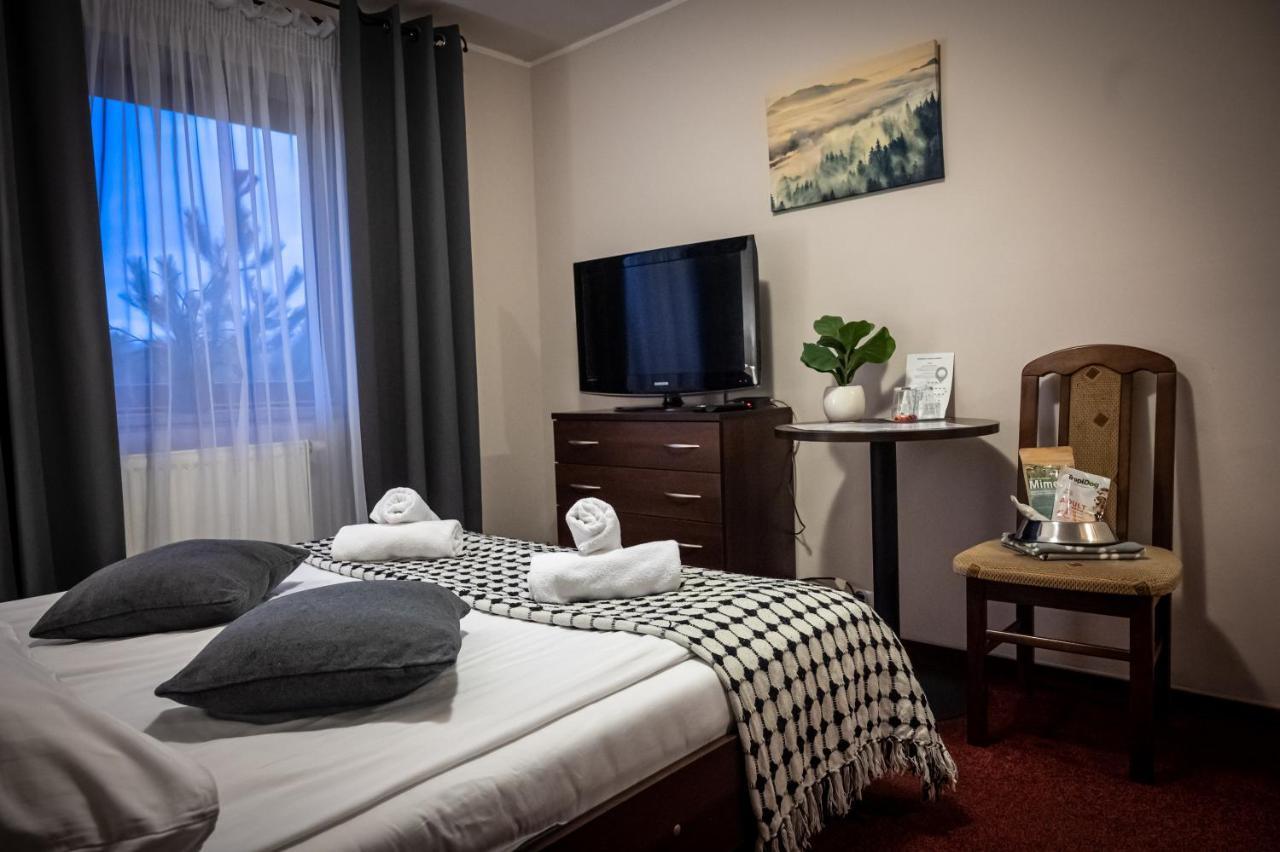 Czarna Owca Bed & Breakfast อิสเตบนา ภายนอก รูปภาพ