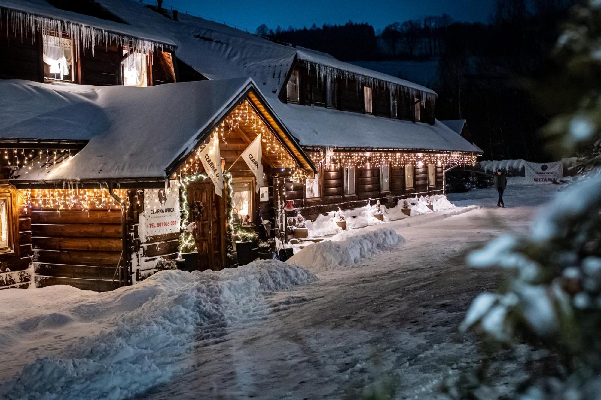 Czarna Owca Bed & Breakfast อิสเตบนา ภายนอก รูปภาพ