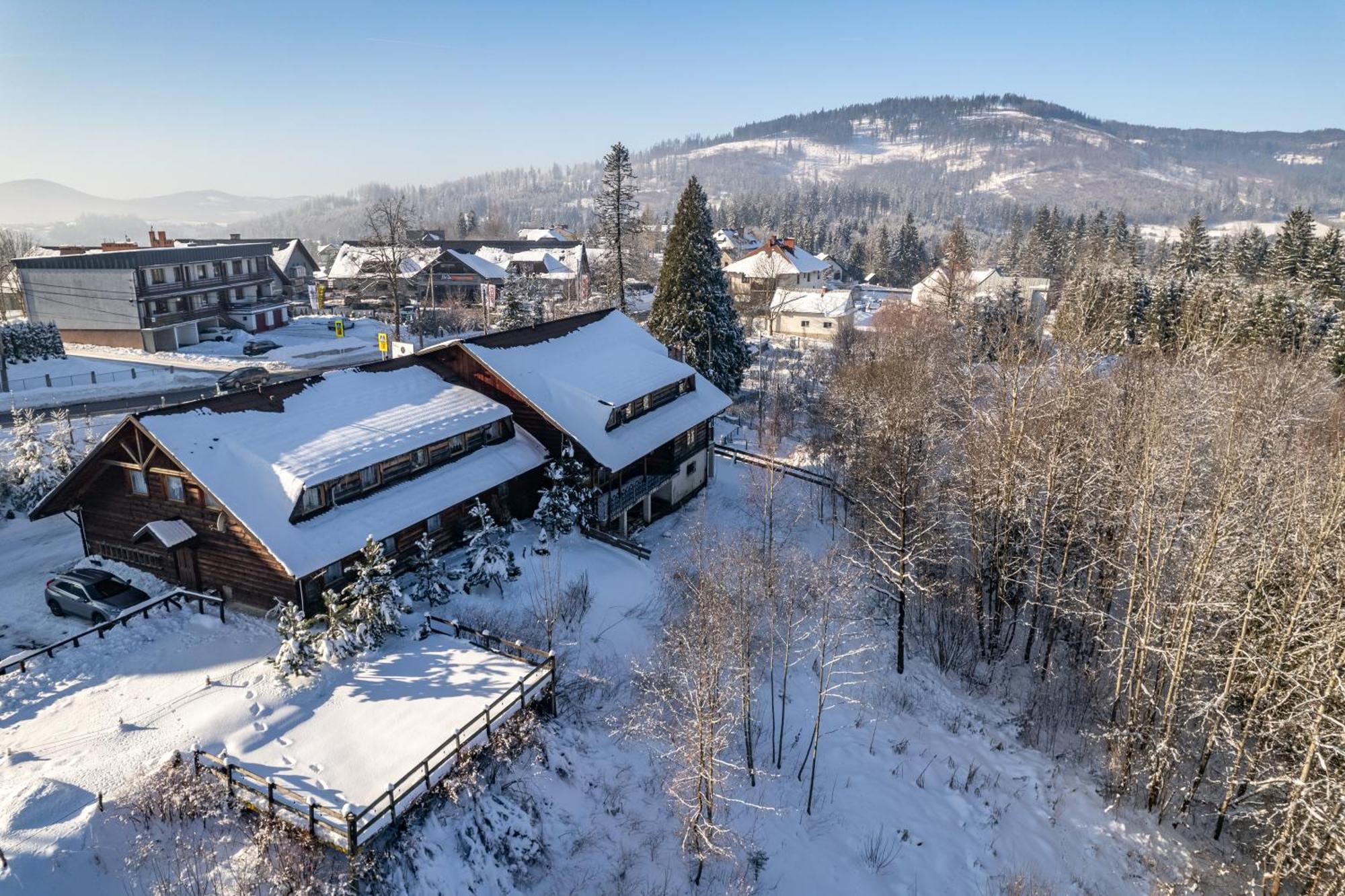 Czarna Owca Bed & Breakfast อิสเตบนา ภายนอก รูปภาพ
